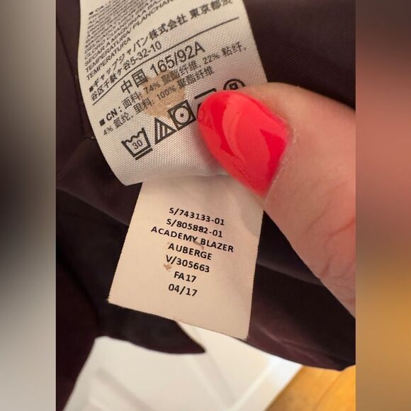 GAP Blazer - Burgundy - Two pockets - Size 10 - Ribbed-type Texture - Picture 8 of 9